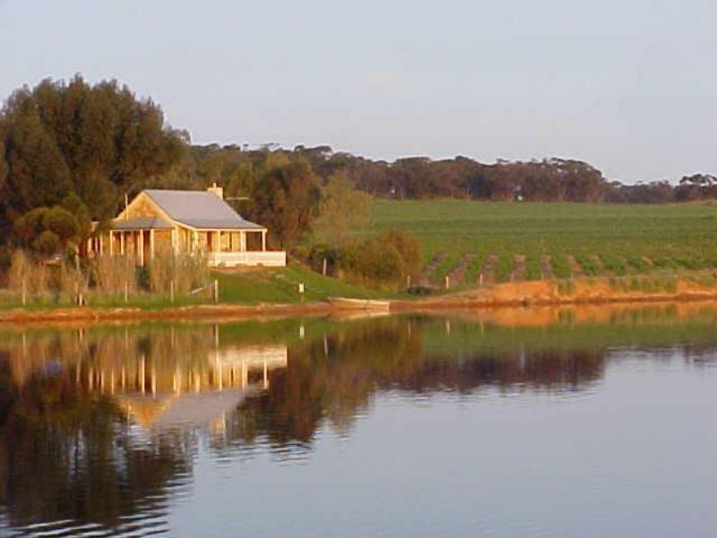 สโตนเวลล์ คอทเทจ แอนด์ ไวน์ยาร์ด Villa Barossa Valley ภายนอก รูปภาพ